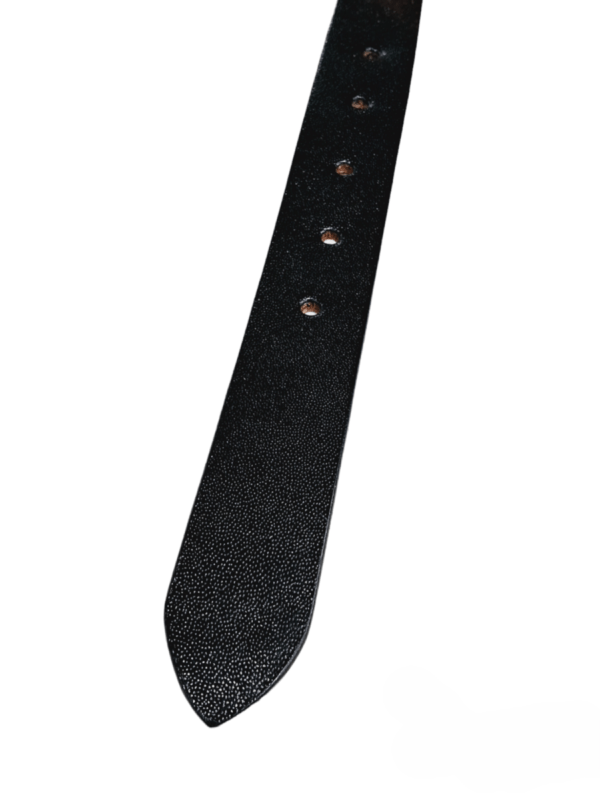 "Image of a stylish genuine leather belt from Minimart"