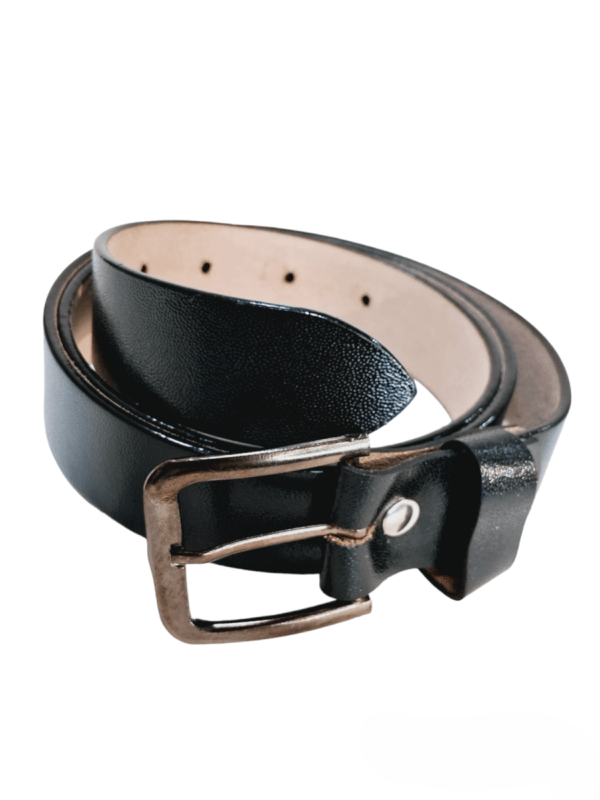 "Image of a stylish genuine leather belt from Minimart"