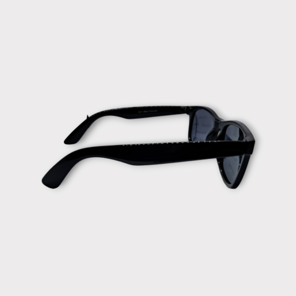 Polarized UV protection sunglasses with reflective lenses and stylish frame."