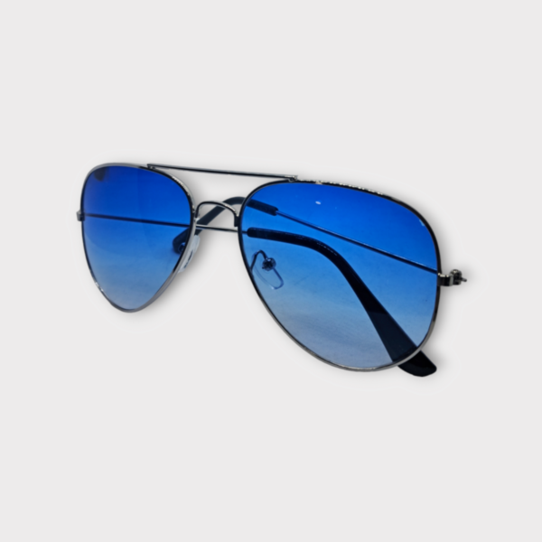 "Embrace timeless sophistication with mirrored aviator sunglasses mens. Originally designed for military pilots, these sunglasses now merge iconic teardrop lenses with modern reflective coatings. The mirrored lenses reduce glare and enhance visual comfort, while the metal frames provide a classic, refined look. Ideal for any occasion, from casual outings to formal events, these sunglasses offer superior UV protection and style. Choose from a variety of lens colors and frame finishes to match your personal taste and elevate your eyewear collection."