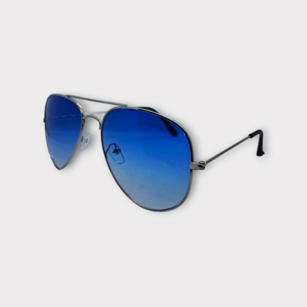 "Embrace timeless sophistication with mirrored aviator sunglasses mens. Originally designed for military pilots, these sunglasses now merge iconic teardrop lenses with modern reflective coatings. The mirrored lenses reduce glare and enhance visual comfort, while the metal frames provide a classic, refined look. Ideal for any occasion, from casual outings to formal events, these sunglasses offer superior UV protection and style. Choose from a variety of lens colors and frame finishes to match your personal taste and elevate your eyewear collection."